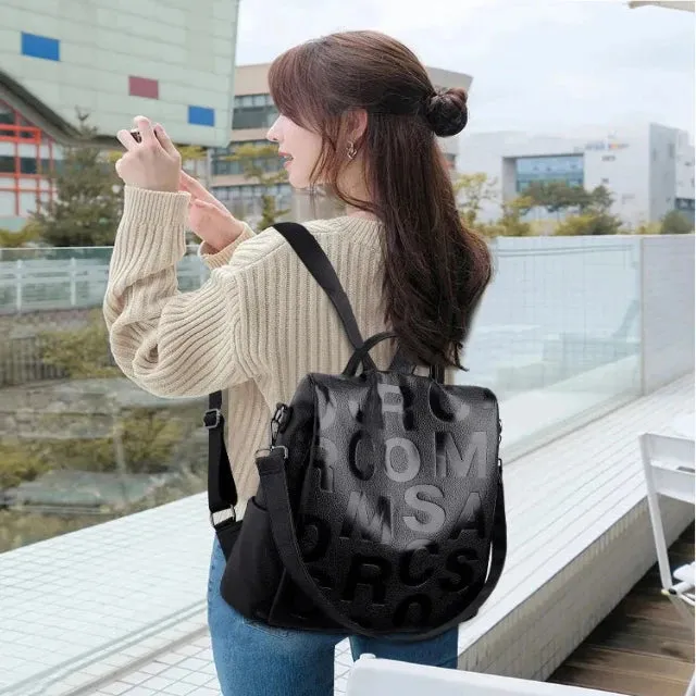 Versatile Shoulder bag in high quality soft leather lettering