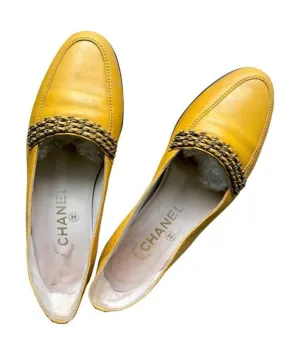 Vintage CHANEL yellow calfskin leather flat pump shoes with triple skinny chain belts. EU 36, US6-6.5