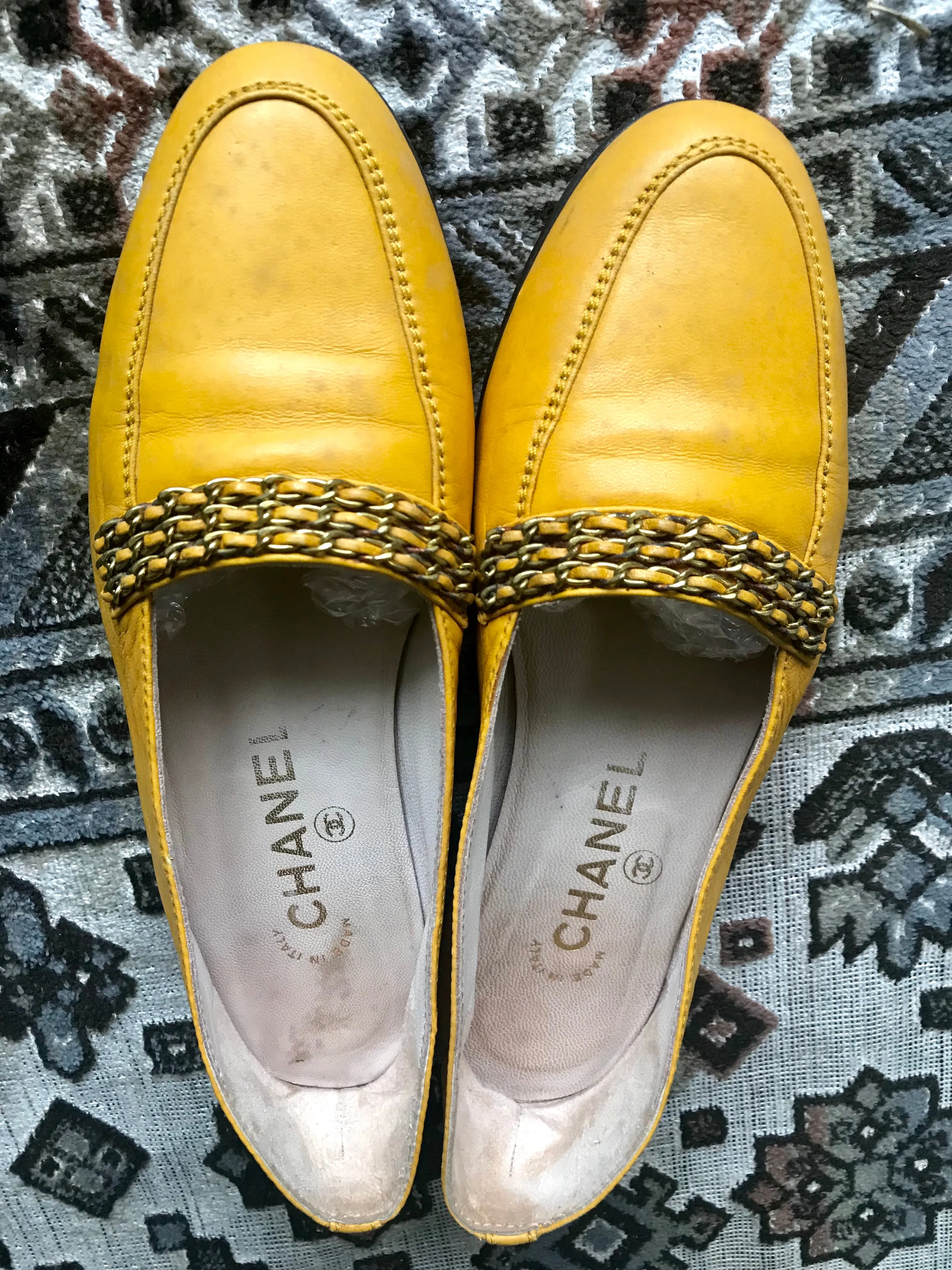 Vintage CHANEL yellow calfskin leather flat pump shoes with triple skinny chain belts. EU 36, US6-6.5