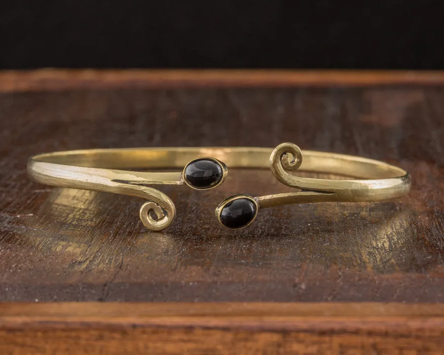 Winds of Onyx Arm Cuff
