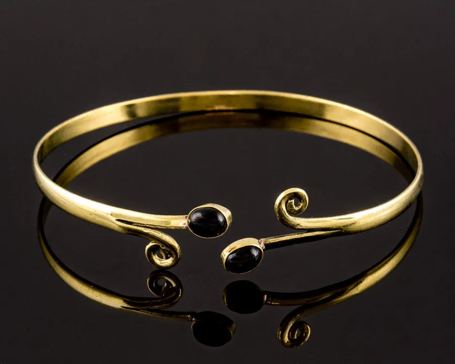 Winds of Onyx Arm Cuff