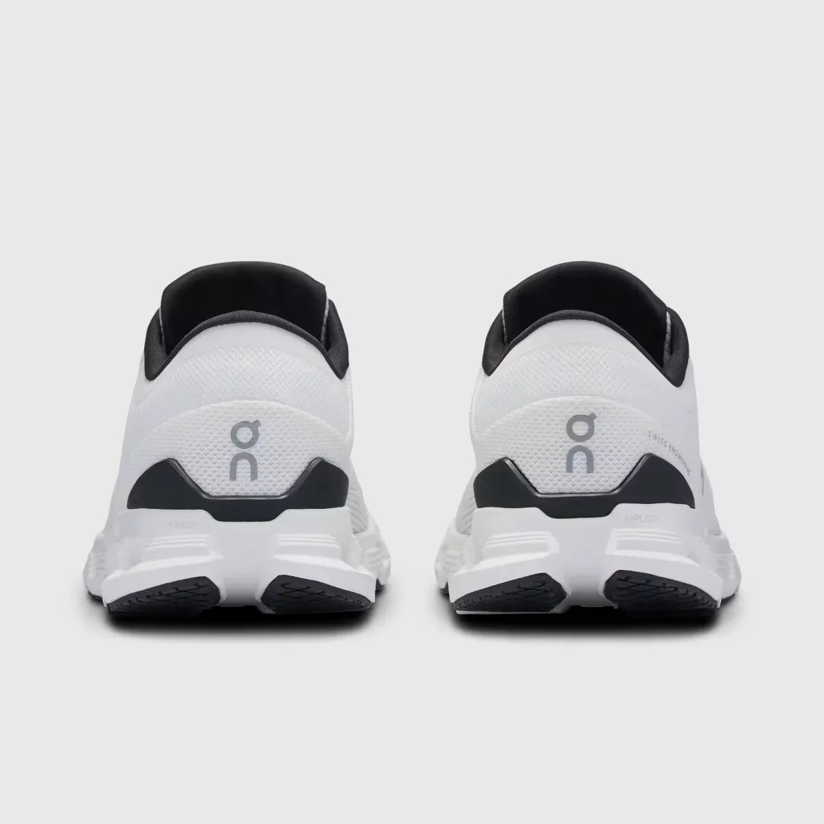 Women's Cloud X 4
